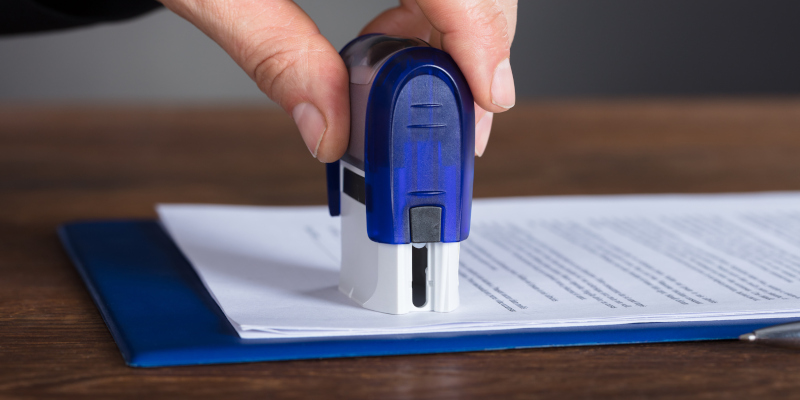 What to Bring When You Need a Document Notarized by a Notary Public